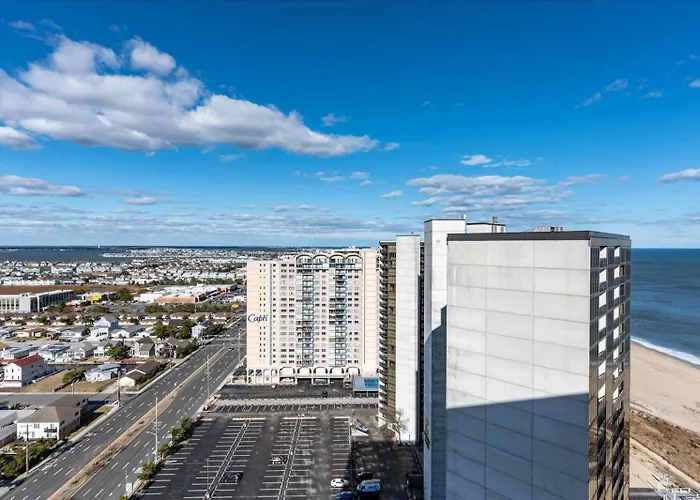 Quay-beautiful Views In 2 Bedroom With Indoor Pool!