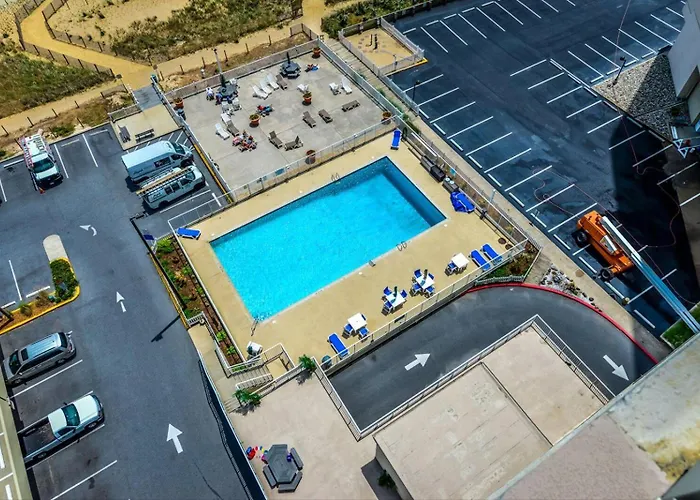 Quay-beautiful Views In 2 Bedroom With Indoor Pool! *